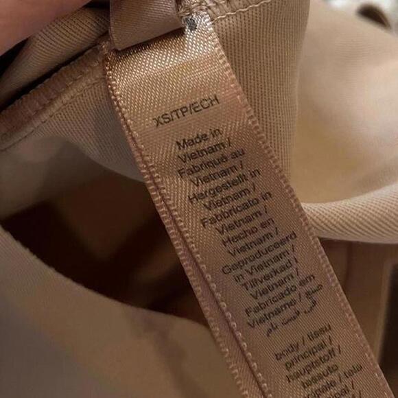 Skims Body Unlined Plunge Thong Bodysuit - Picture 5 of 5